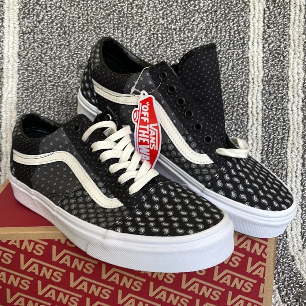 Vans Men’s Old Skool Tie Print Patchwork Black/True White Sneakers - Picture 5 of 16